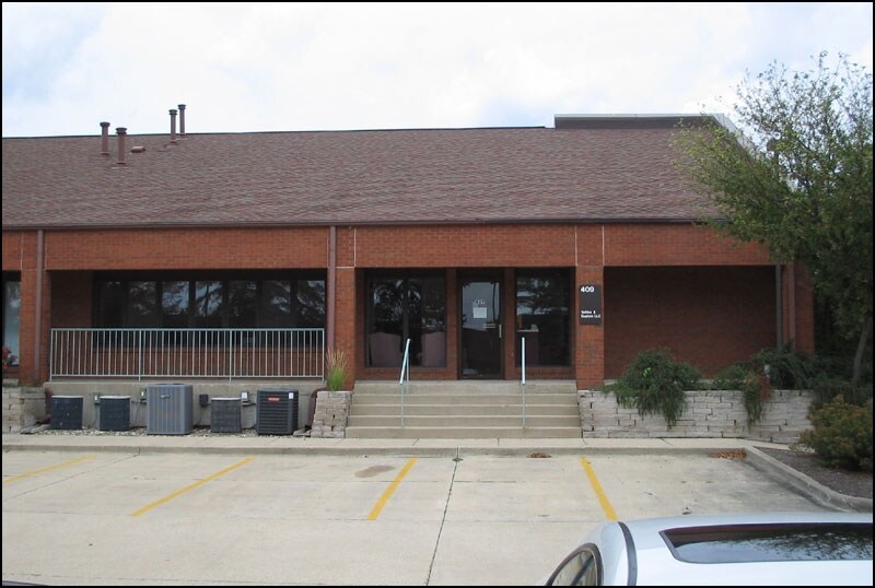407-409 Devonshire Dr, Champaign, IL à louer - Photo du bâtiment - Image 2 de 6