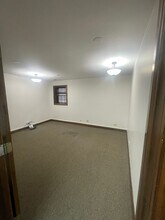 1630 W Colonial Pky, Inverness, IL for lease Interior Photo- Image 2 of 2