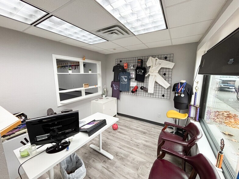 112 E Jackson St, Willard, MO à vendre - Photo du bâtiment - Image 3 de 11