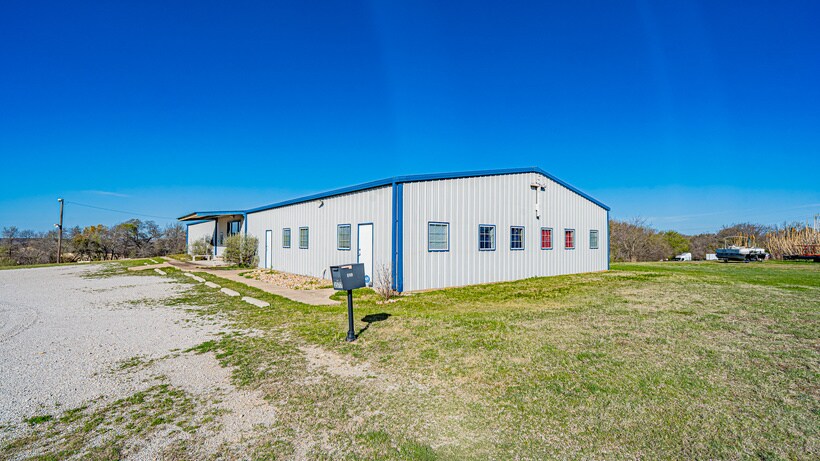 3577 N FM 51, Weatherford, TX à vendre - Photo du bâtiment - Image 2 de 10