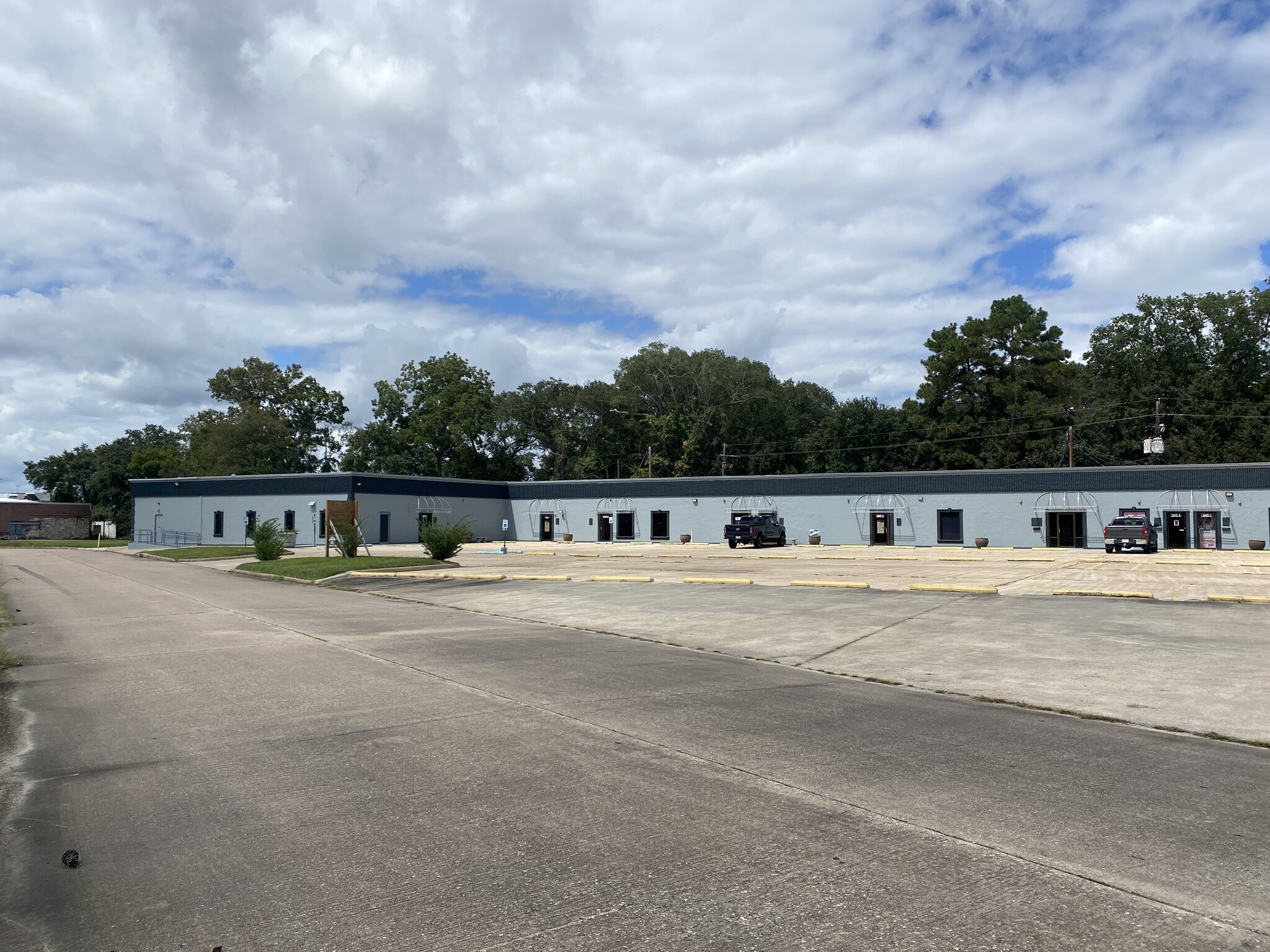 5550 Eastex Fwy, Beaumont, TX for lease Building Photo- Image 1 of 24