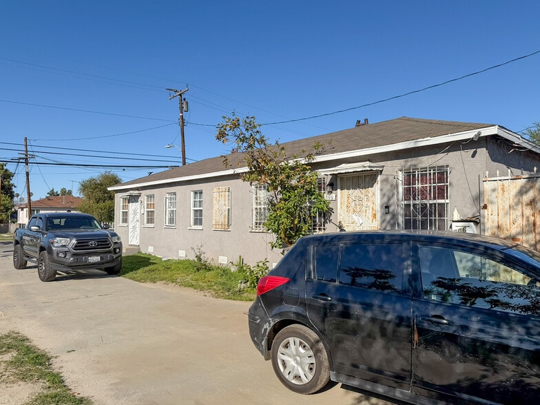 804 E Oaks St, Compton, CA for sale - Building Photo - Image 2 of 9
