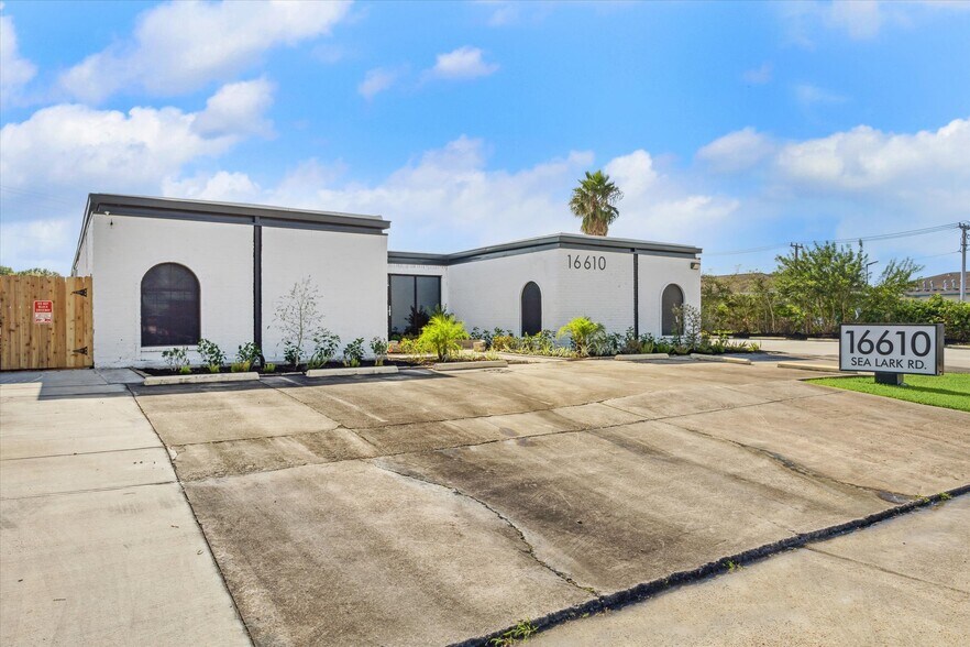 16610 Sea Lark Rd, Houston, TX à vendre - Photo du bâtiment - Image 2 de 16