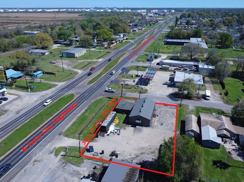 3911 N Twin City Hwy, Nederland, TX à vendre - Photo du bâtiment - Image 2 de 16