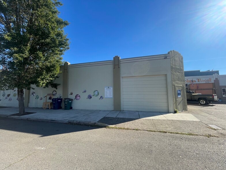 281 S 2nd St, Independence, OR for sale - Building Photo - Image 2 of 13