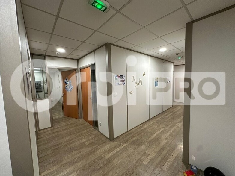 Bureau dans Villefranche-sur-Saône à louer - Photo intérieure - Image 3 de 4
