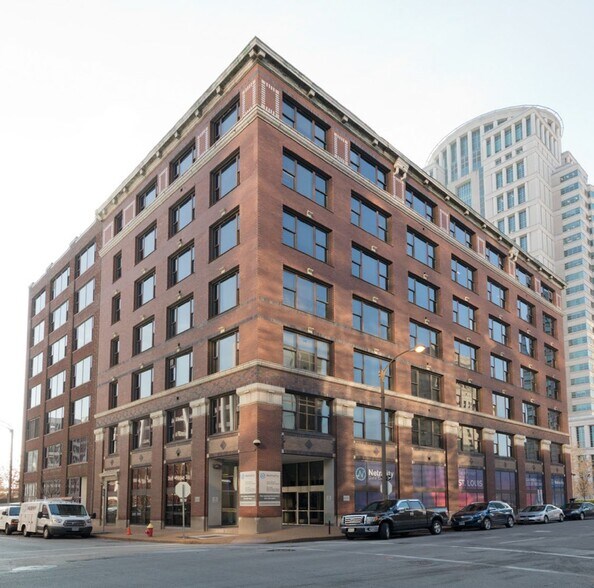 900 Walnut St, Saint Louis, MO à louer - Photo du bâtiment - Image 2 de 10
