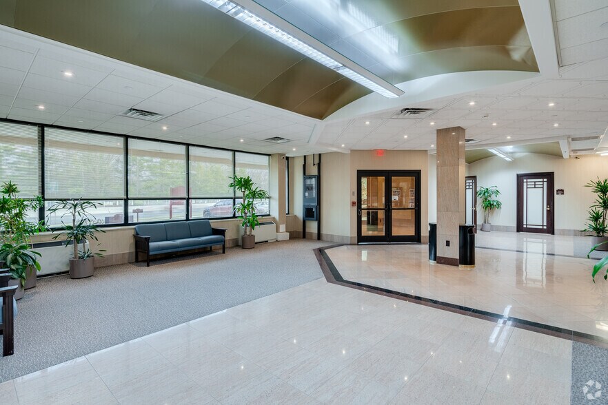 2201 Rt 38, Cherry Hill, NJ à louer - Photo du bâtiment - Image 2 de 7