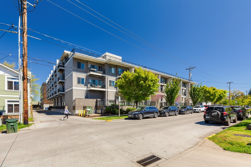 1965 E 15th Ave, Eugene, OR à vendre - Photo du bâtiment - Image 2 de 33