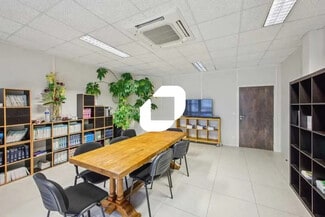 More details for 2 Rue De La Haie Aux Vaches, Les Essarts-le-Roi - Office for Sale