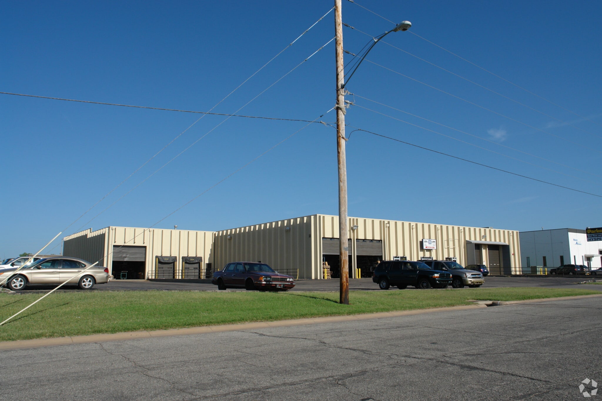 1729 S Sabin St, Wichita, KS for lease Primary Photo- Image 1 of 5