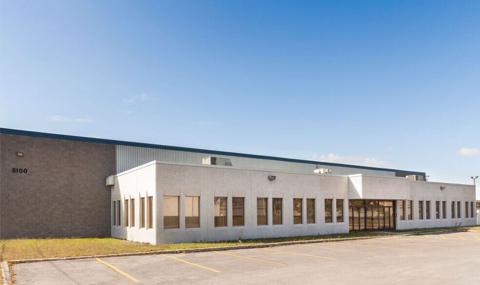 8100-8200 Boul Cavendish, Saint-Laurent, QC à louer - Photo du bâtiment - Image 2 de 3