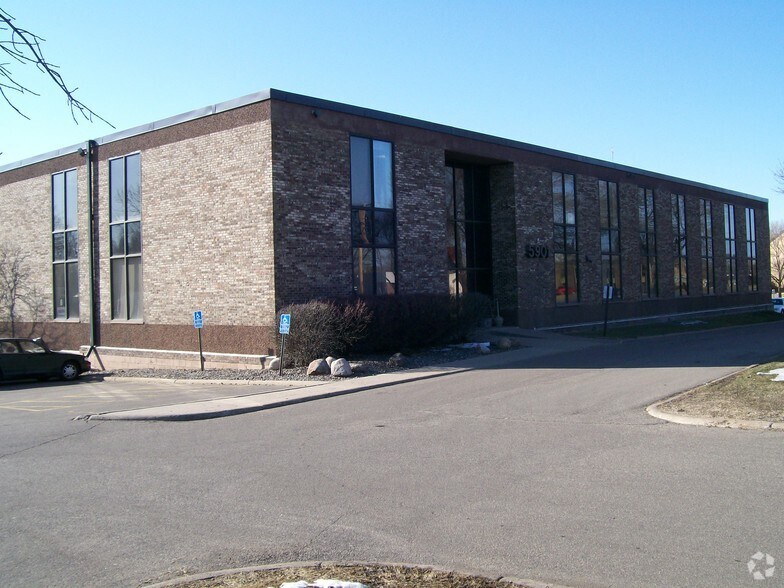 5901 Brooklyn Blvd, Minneapolis, MN à louer - Photo du bâtiment - Image 3 de 18