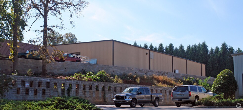 2705 Poinsett Hwy, Greenville, SC à louer - Photo du bâtiment - Image 2 de 5