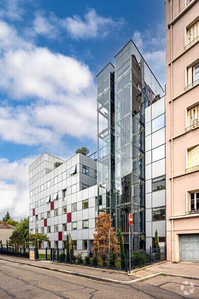 37 Rue Saint Romain, Lyon à vendre - Photo du bâtiment - Image 1 de 9