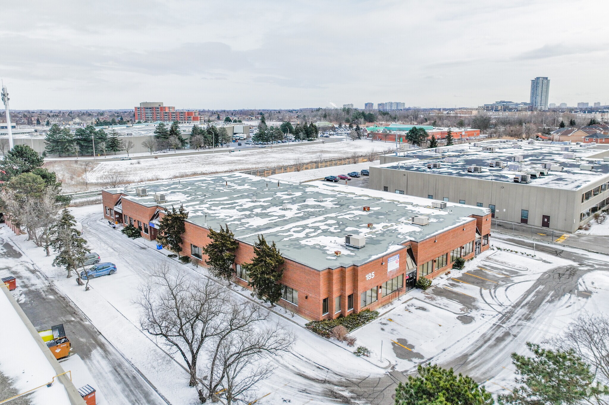 185 Clayton Dr, Markham, ON à louer Photo du bâtiment- Image 1 de 3