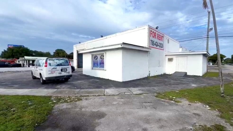 13990 NW 6th Ct, Miami, FL for lease - Building Photo - Image 2 of 33