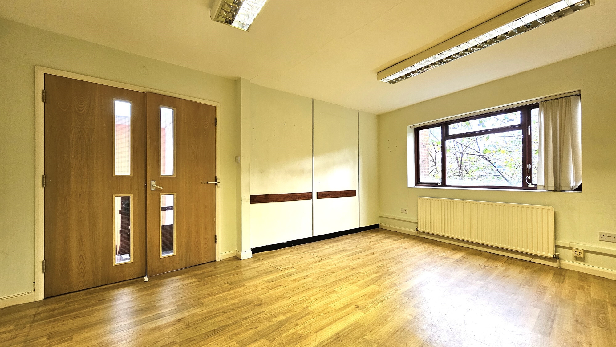 High St, Bromley for lease Interior Photo- Image 1 of 8