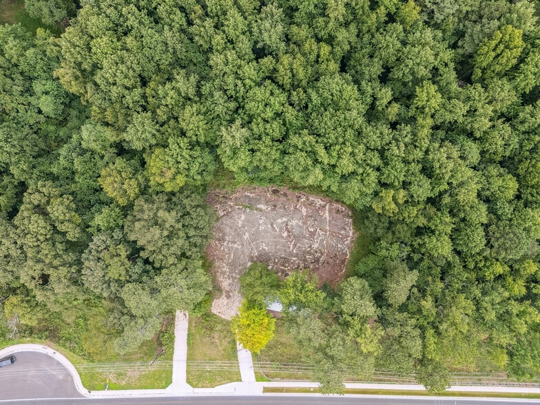 4527 Cumming hwy, Canton, GA for sale - Building Photo - Image 2 of 7