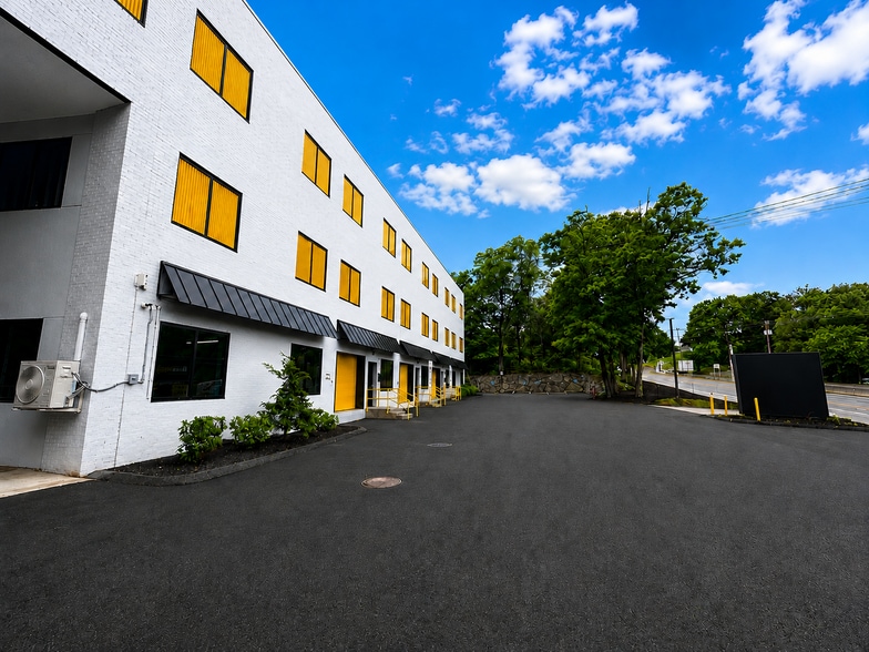250 Turnpike Rd, Southborough, MA for sale - Building Photo - Image 2 of 23