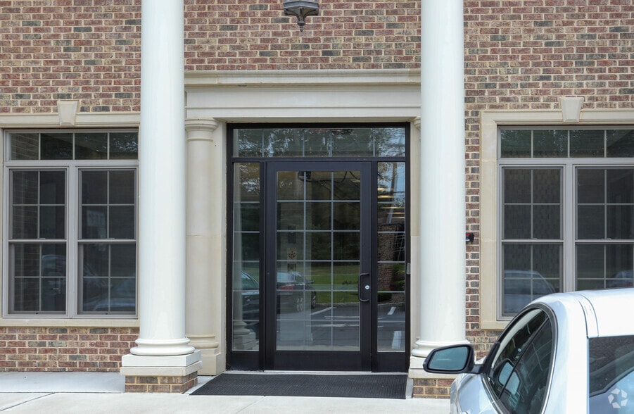 152 Liberty Corner Rd, Warren, NJ à louer - Photo du bâtiment - Image 2 de 5