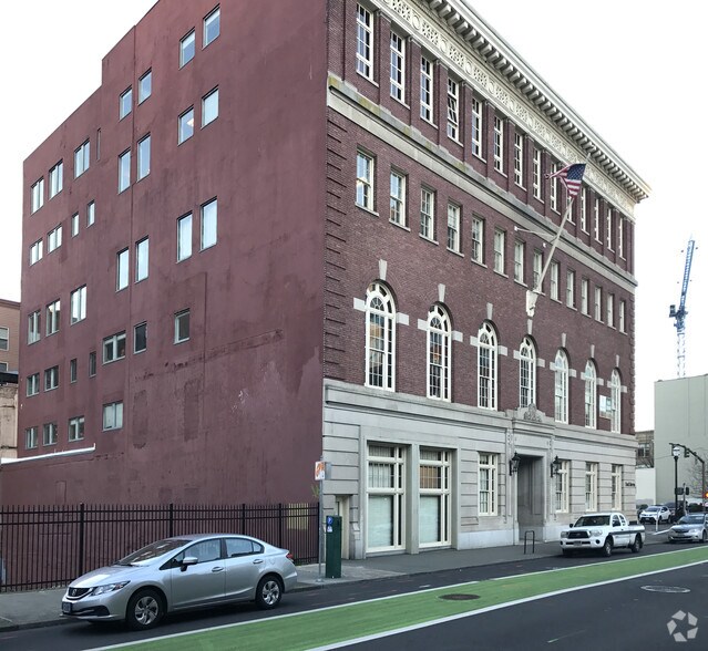 209 SW Oak St, Portland, OR à louer - Photo du bâtiment - Image 3 de 14