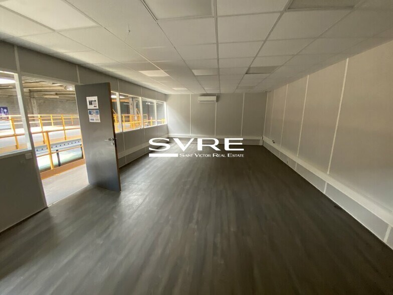 Industrial in Vitrolles for lease - Interior Photo - Image 3 of 4