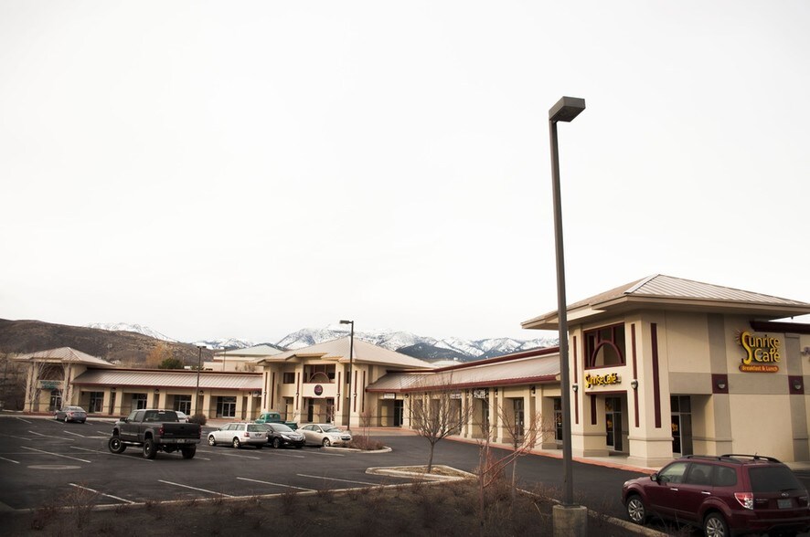 18603 Wedge Pky, Reno, NV à louer - Photo du bâtiment - Image 3 de 7