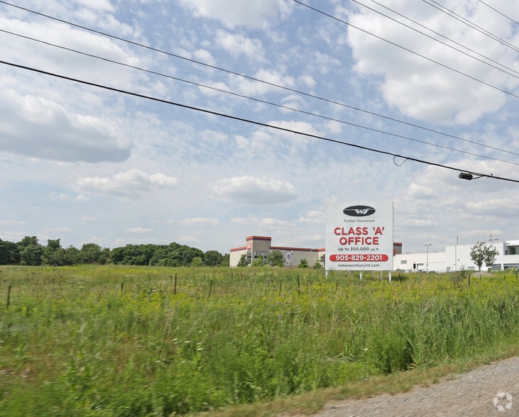 1405 N Service Rd W, Oakville, ON for lease - Building Photo - Image 2 of 3