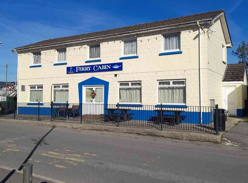 Eva Terr, Ferryside for sale - Primary Photo - Image 1 of 5