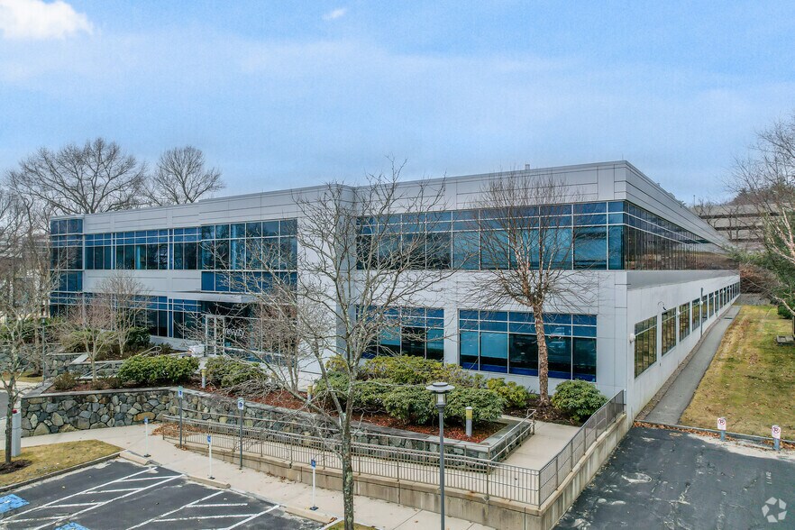 940 Winter St, Waltham, MA à louer - Photo principale - Image 1 de 5