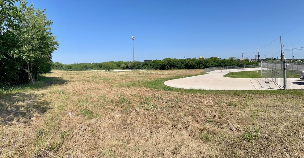 W Military Dr & Hwy 90, San Antonio, TX for sale - Building Photo - Image 3 of 14