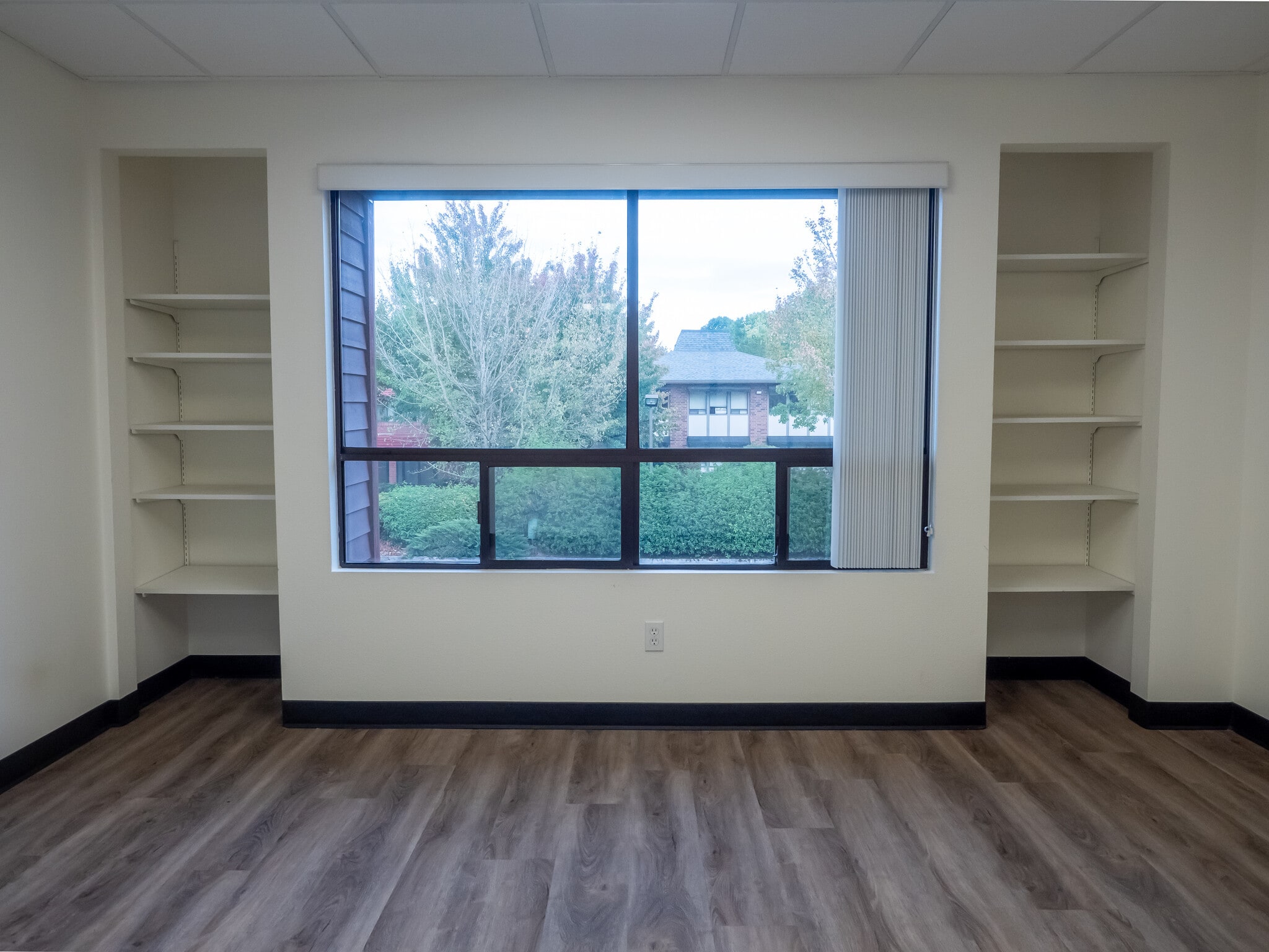 8755 SW Citizens Dr, Wilsonville, OR à louer Photo intérieure- Image 1 de 4