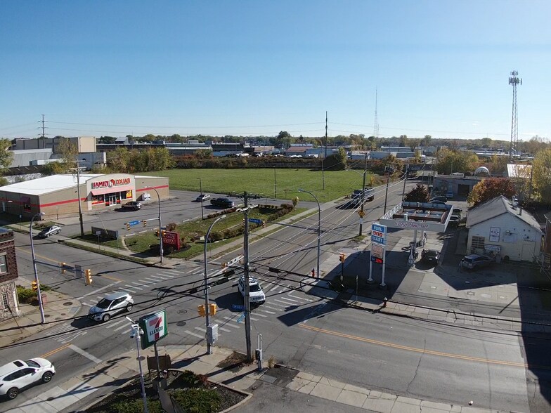 595 Ontario St, Buffalo, NY à vendre - Photo du bâtiment - Image 3 de 6