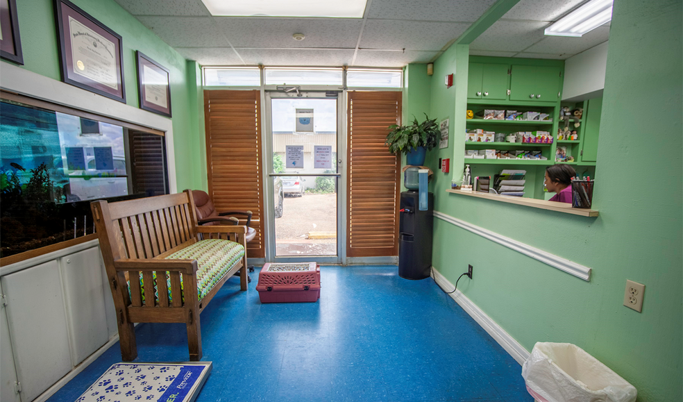 419 Lake Air Dr, Waco, TX for sale - Interior Photo - Image 2 of 3