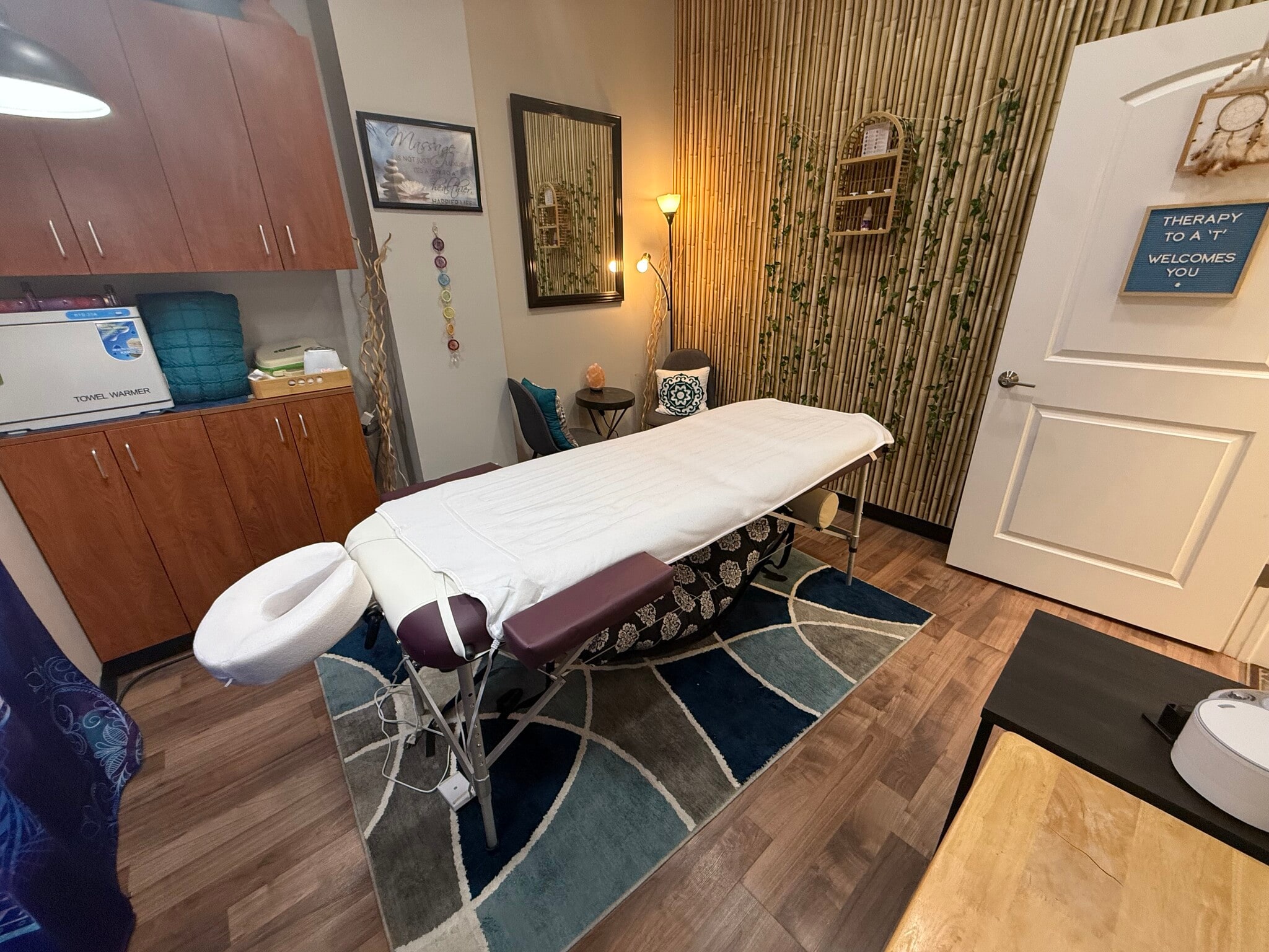 123 W Washington St, Oswego, IL for lease Interior Photo- Image 1 of 4