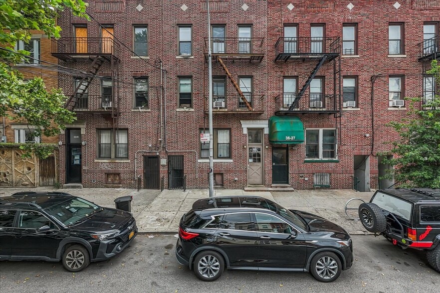 3625 30th St, Long Island City, NY for sale - Building Photo - Image 1 of 18