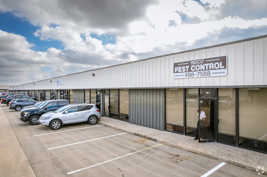 12999-13003 Murphy Rd, Stafford, TX for lease - Building Photo - Image 3 of 8