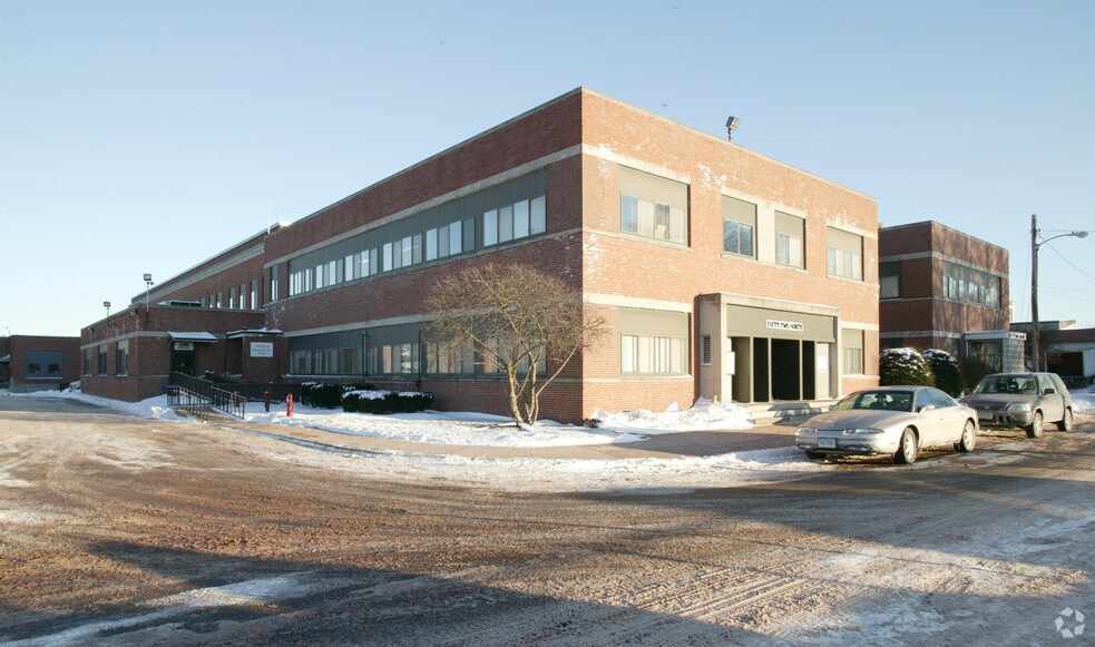 52-64 Oakland Ave, East Hartford, CT à louer - Photo du bâtiment - Image 2 de 4