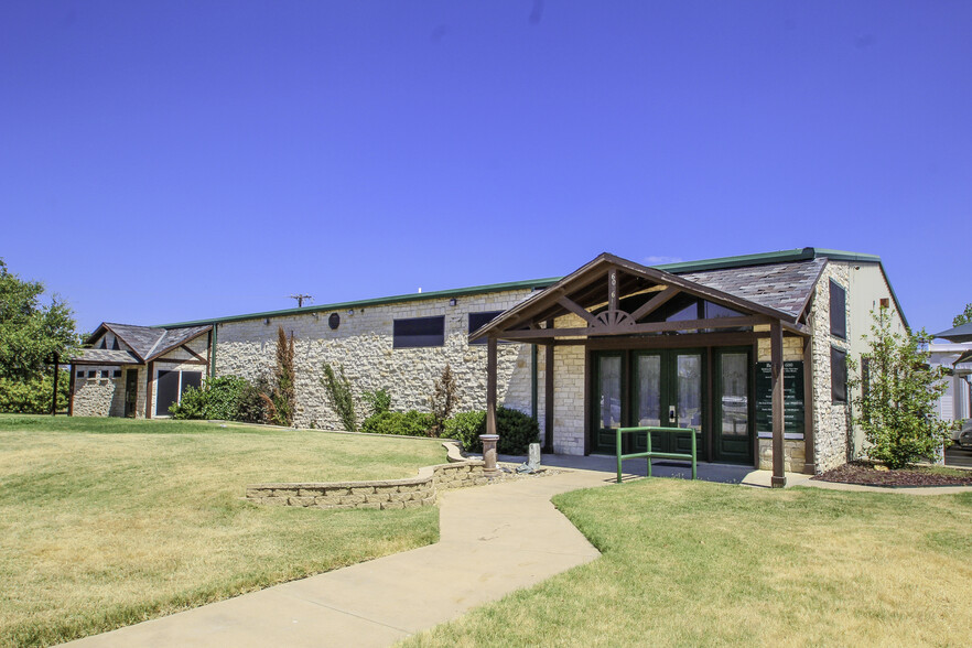 5101 E University Dr, Denton, TX for lease - Primary Photo - Image 1 of 10