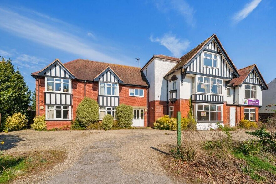 58 High Rd, Felixstowe à vendre - Photo du bâtiment - Image 2 de 29