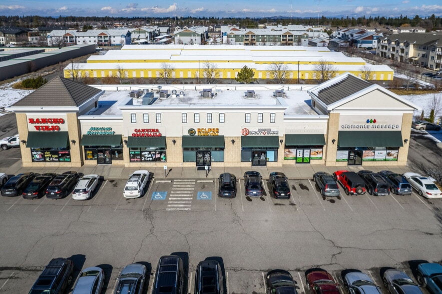 Moran Prairie Shopping Center portfolio of 3 properties for sale on LoopNet.ca - Building Photo - Image 3 of 10