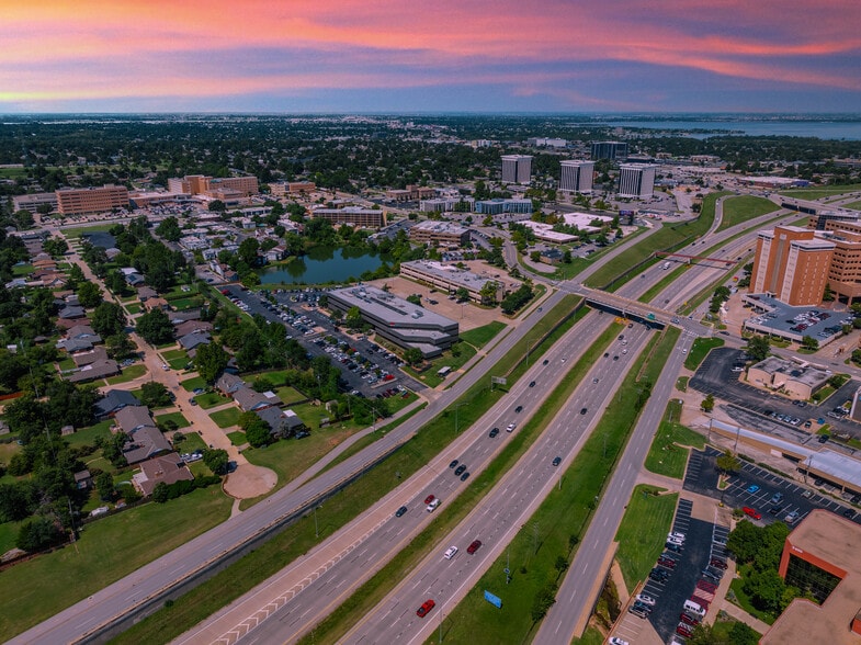 5555 NW Grand Blvd, Oklahoma City, OK for sale - Building Photo - Image 3 of 12