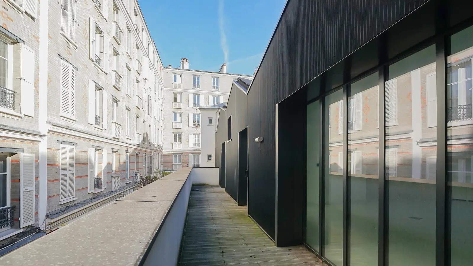 Office in Paris for sale Building Photo- Image 1 of 15