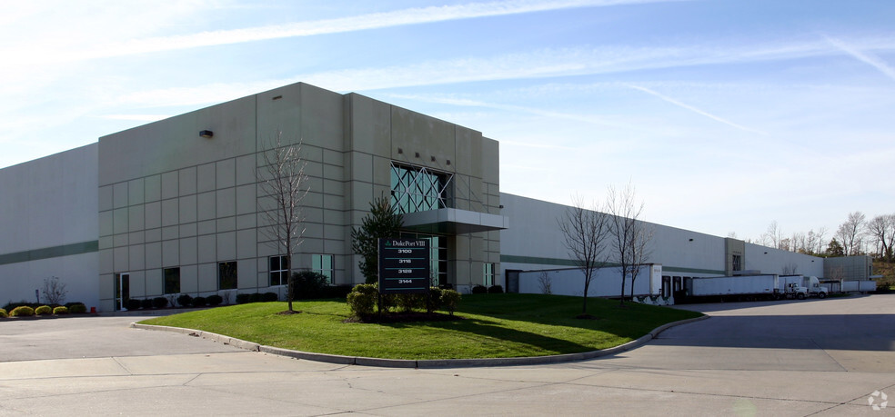 3100-3144 Corporate Exchange Ct, Bridgeton, MO à louer - Photo principale - Image 2 de 5