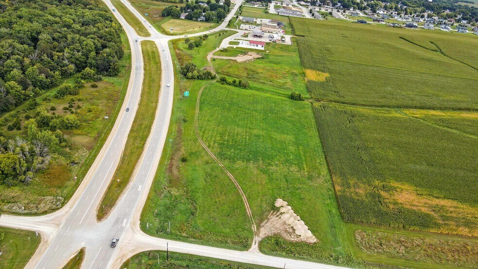 US 63 Larrabee Avenue, Denver, IA à vendre - Photo du bâtiment - Image 3 de 8