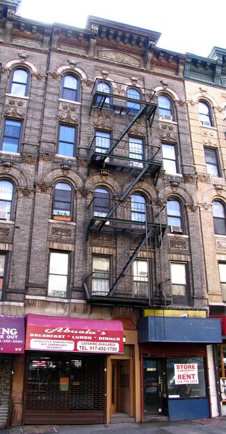 Plus de détails pour 1762 First Ave, New York, NY - Commerce de détail à louer