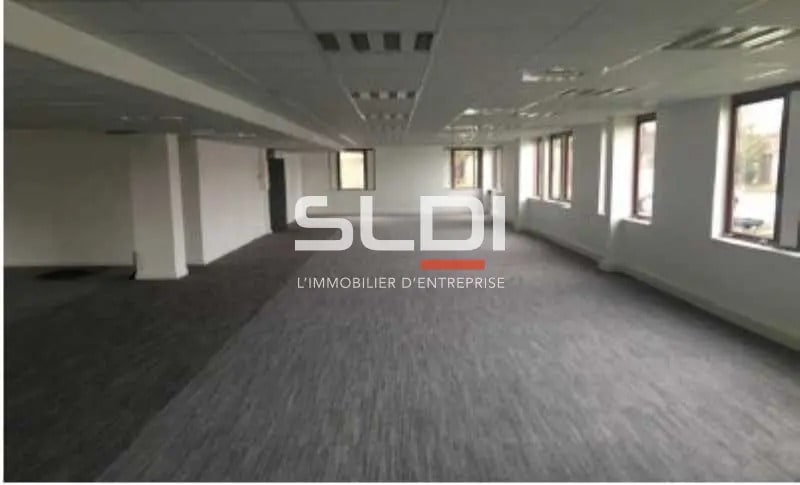 Office in Vénissieux for sale - Building Photo - Image 2 of 7