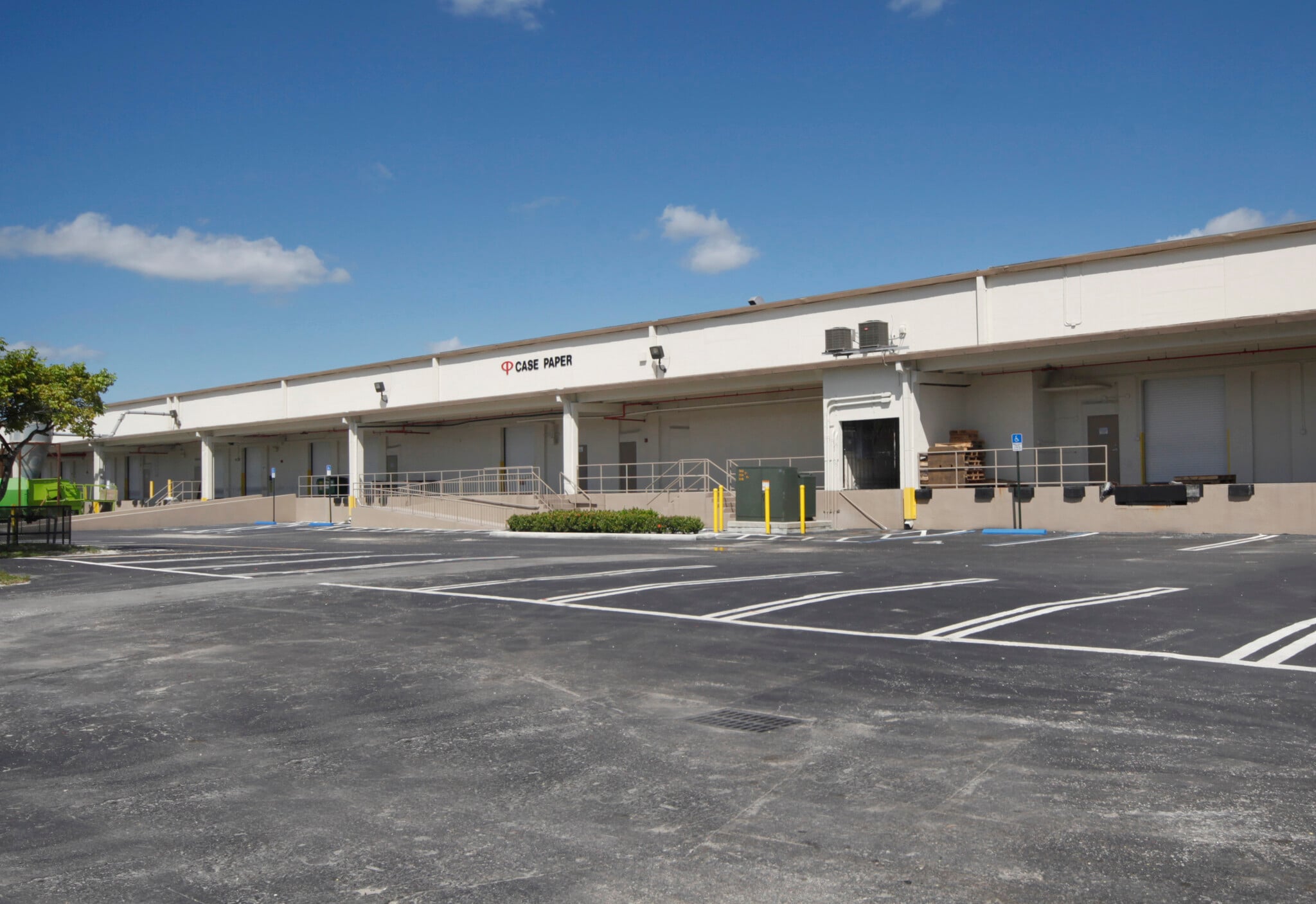 11400 NW 32nd Ave, Miami, FL à louer Photo intérieure- Image 1 de 7