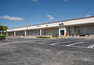 11400 NW 32nd Ave, Miami, FL à louer Photo intérieure- Image 1 de 7